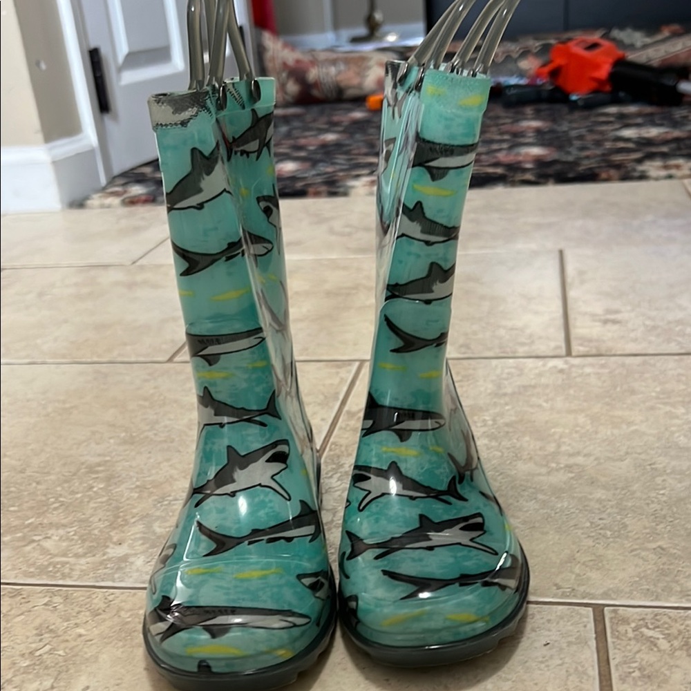Western Chief Kids Shark Print Rain Boots - Blue and Black